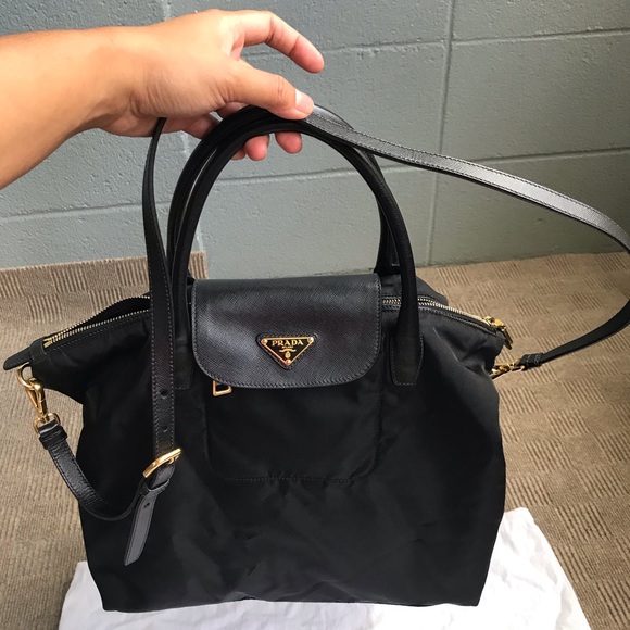 Prada Handbag Authentic. - Picture 2 of 14